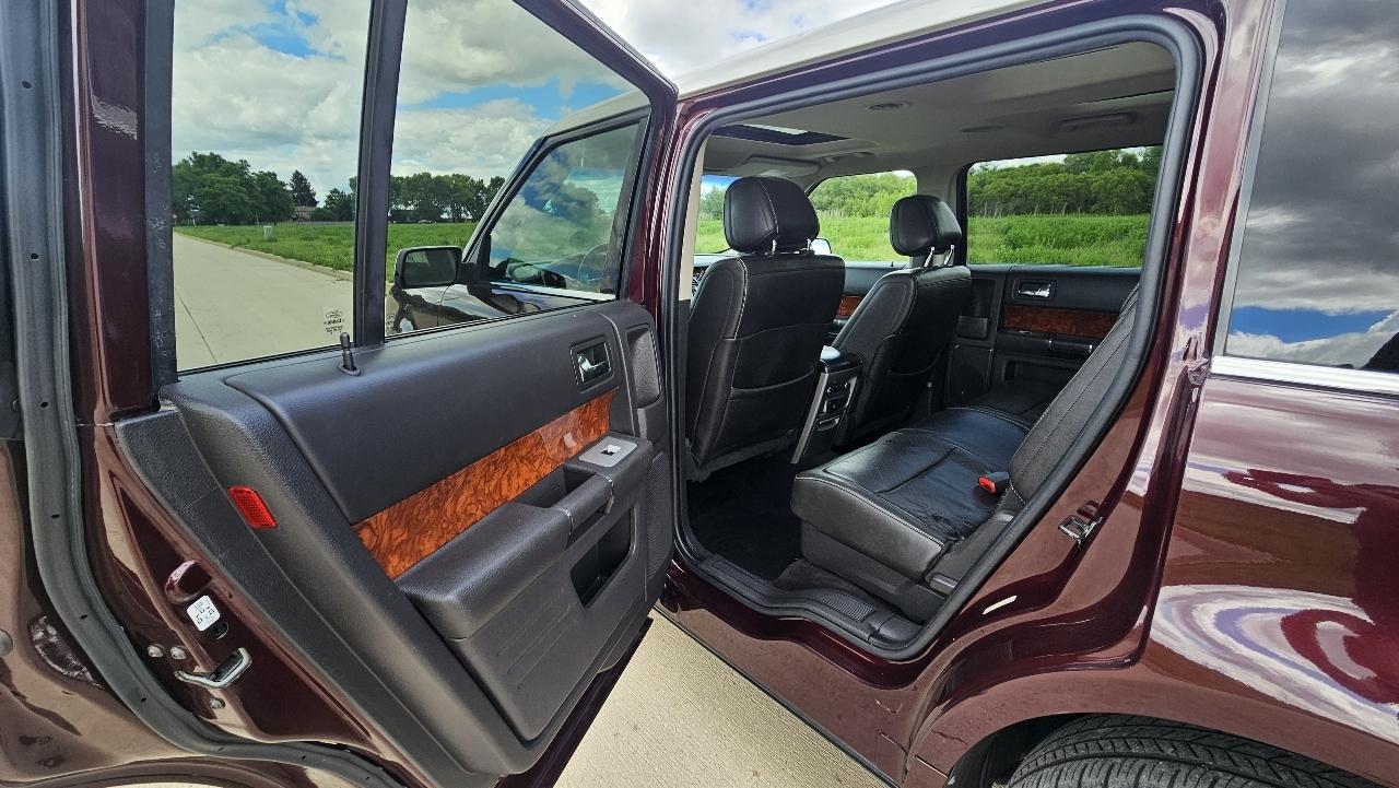 Ford Flex 4dr Titanium FWD 2011