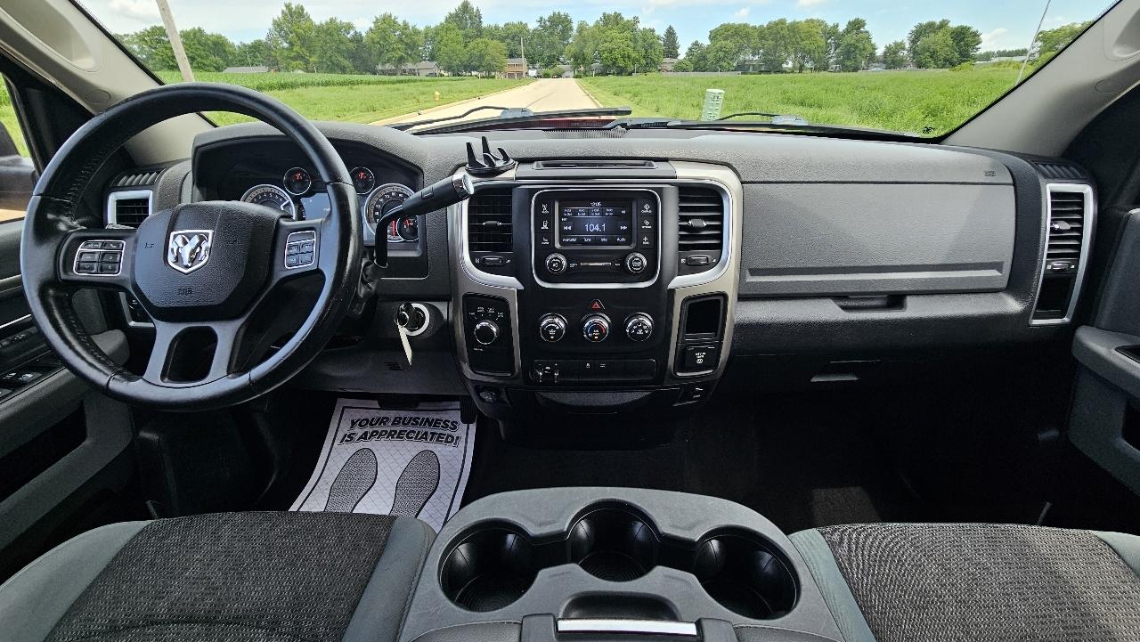 RAM 1500 4WD Quad Cab 140.5" Big Horn 2013