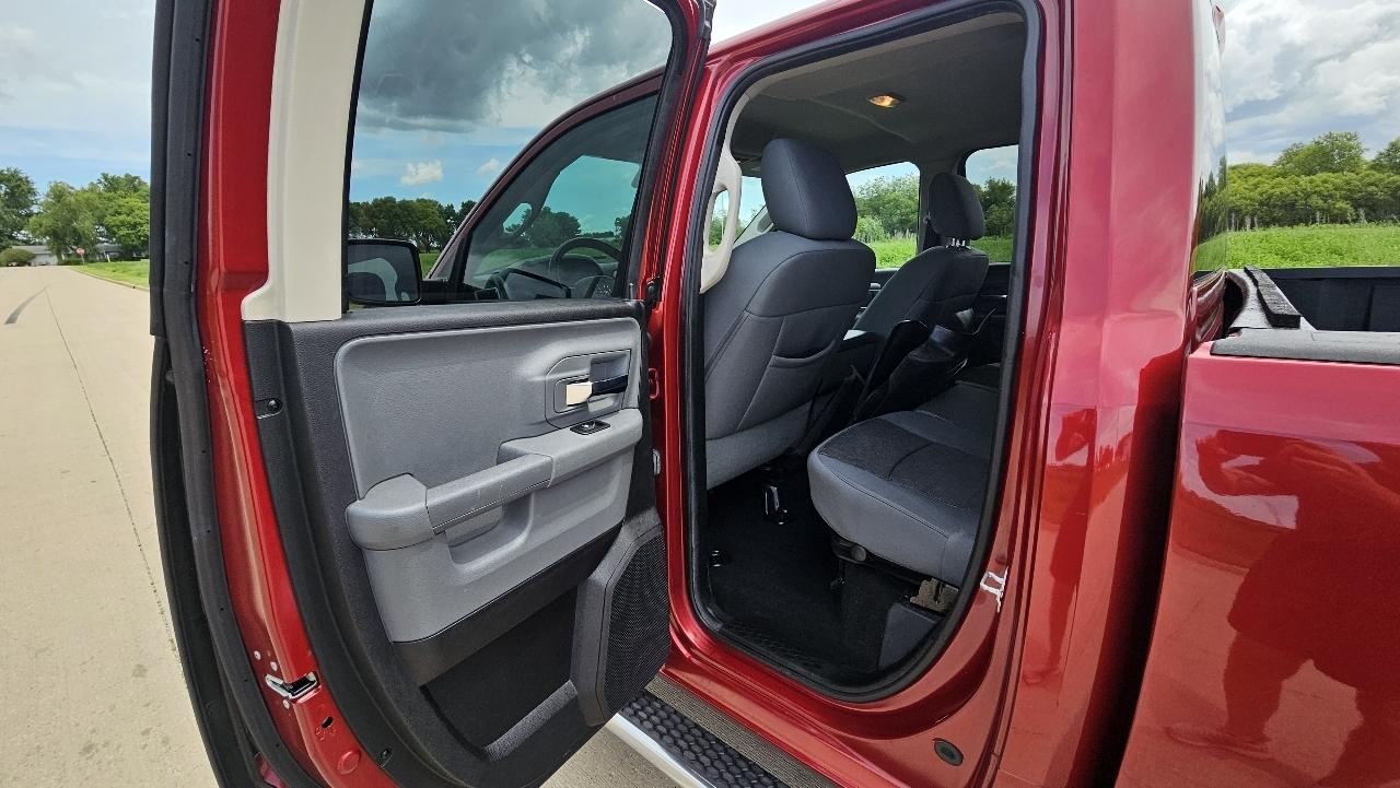 RAM 1500 4WD Quad Cab 140.5" Big Horn 2013