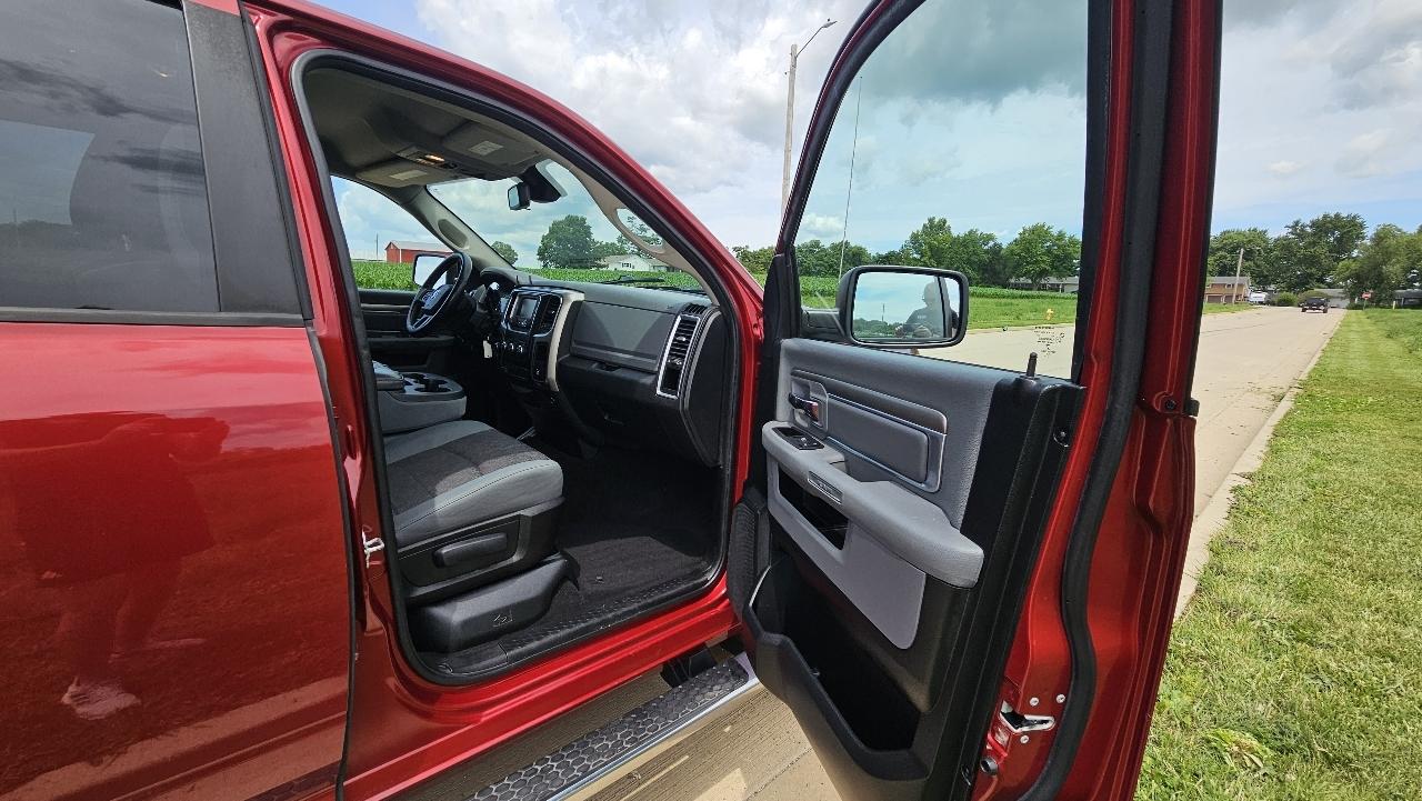 RAM 1500 4WD Quad Cab 140.5" Big Horn 2013