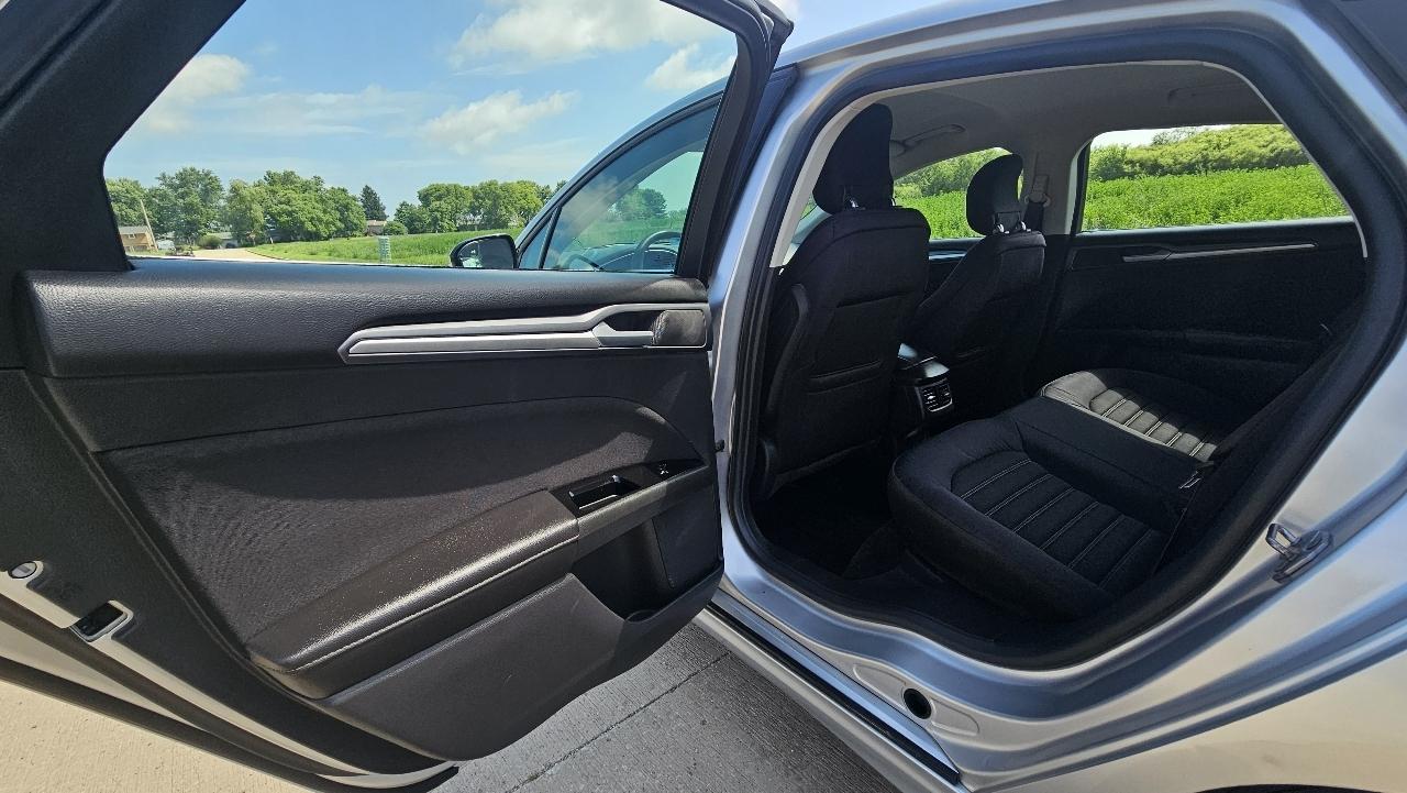 Ford Fusion 4dr Sdn SE FWD 2014