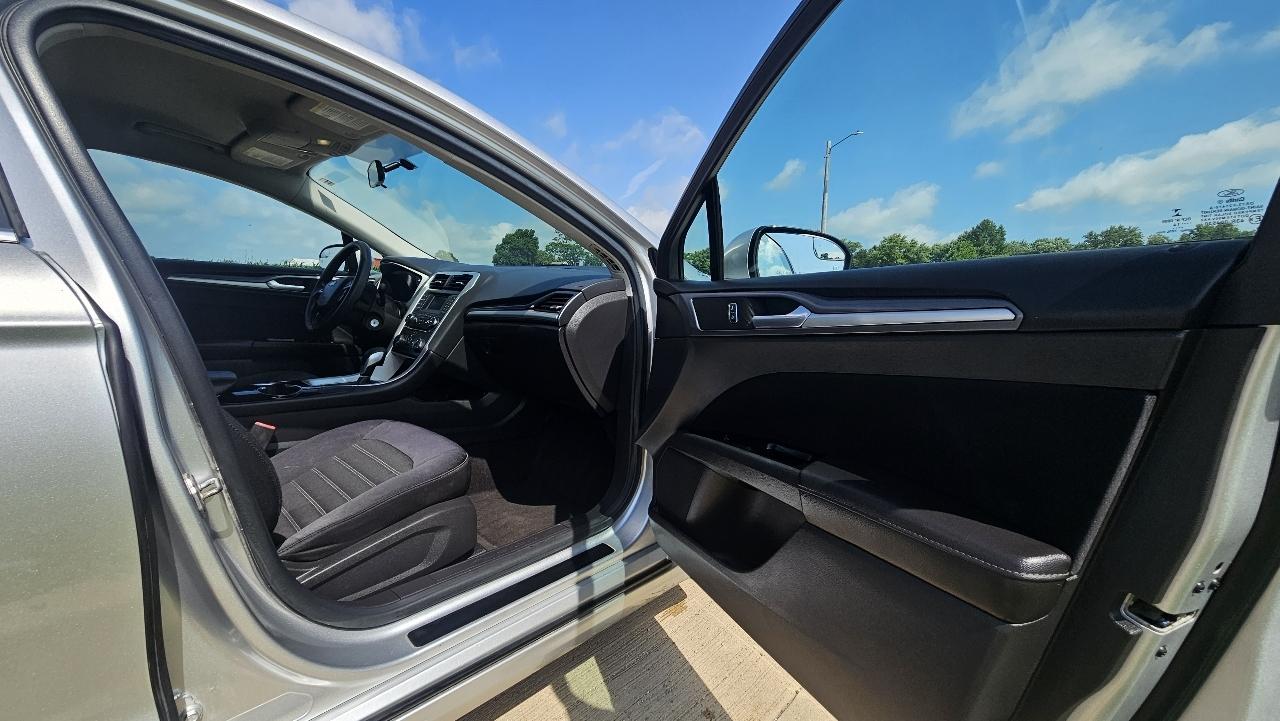 Ford Fusion 4dr Sdn SE FWD 2014