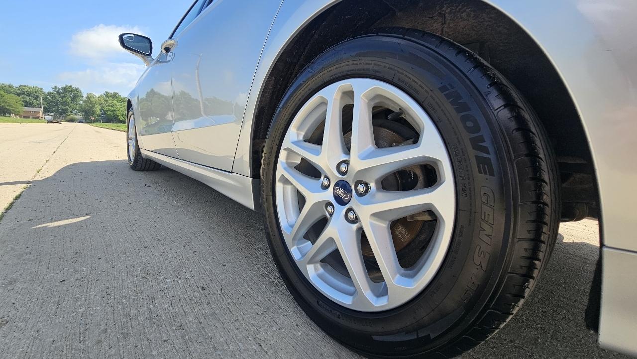 Ford Fusion 4dr Sdn SE FWD 2014