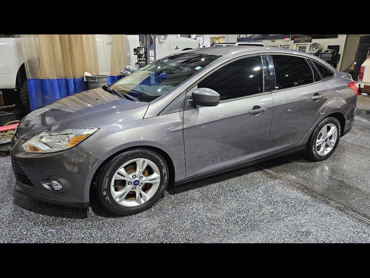 Ford Focus 4dr Sdn SE 2012