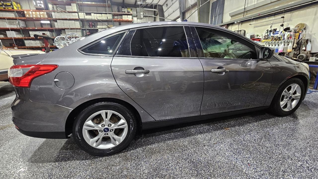 Ford Focus 4dr Sdn SE 2012