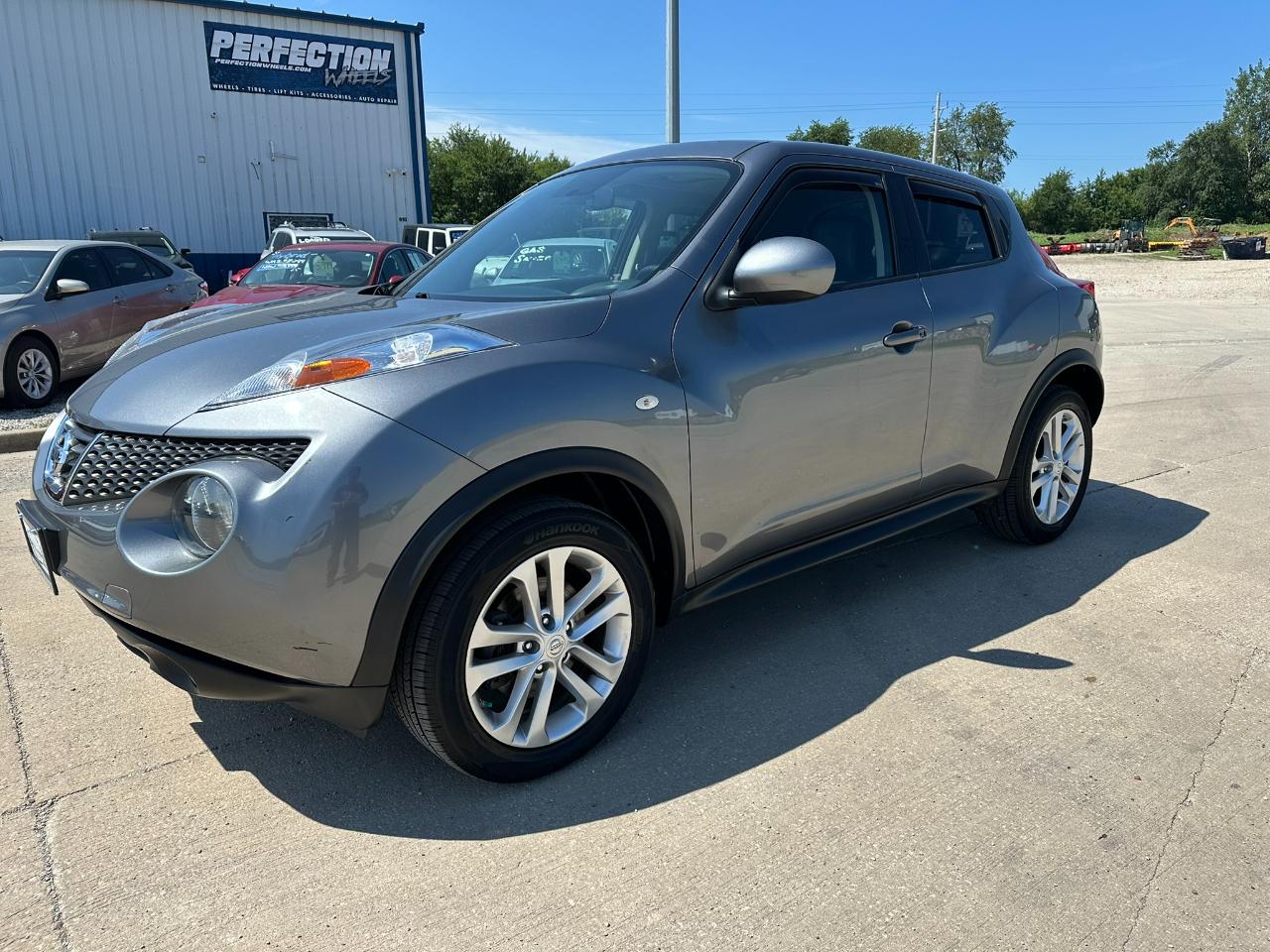 Nissan Juke 5dr Wgn I4 CVT SV FWD 2014