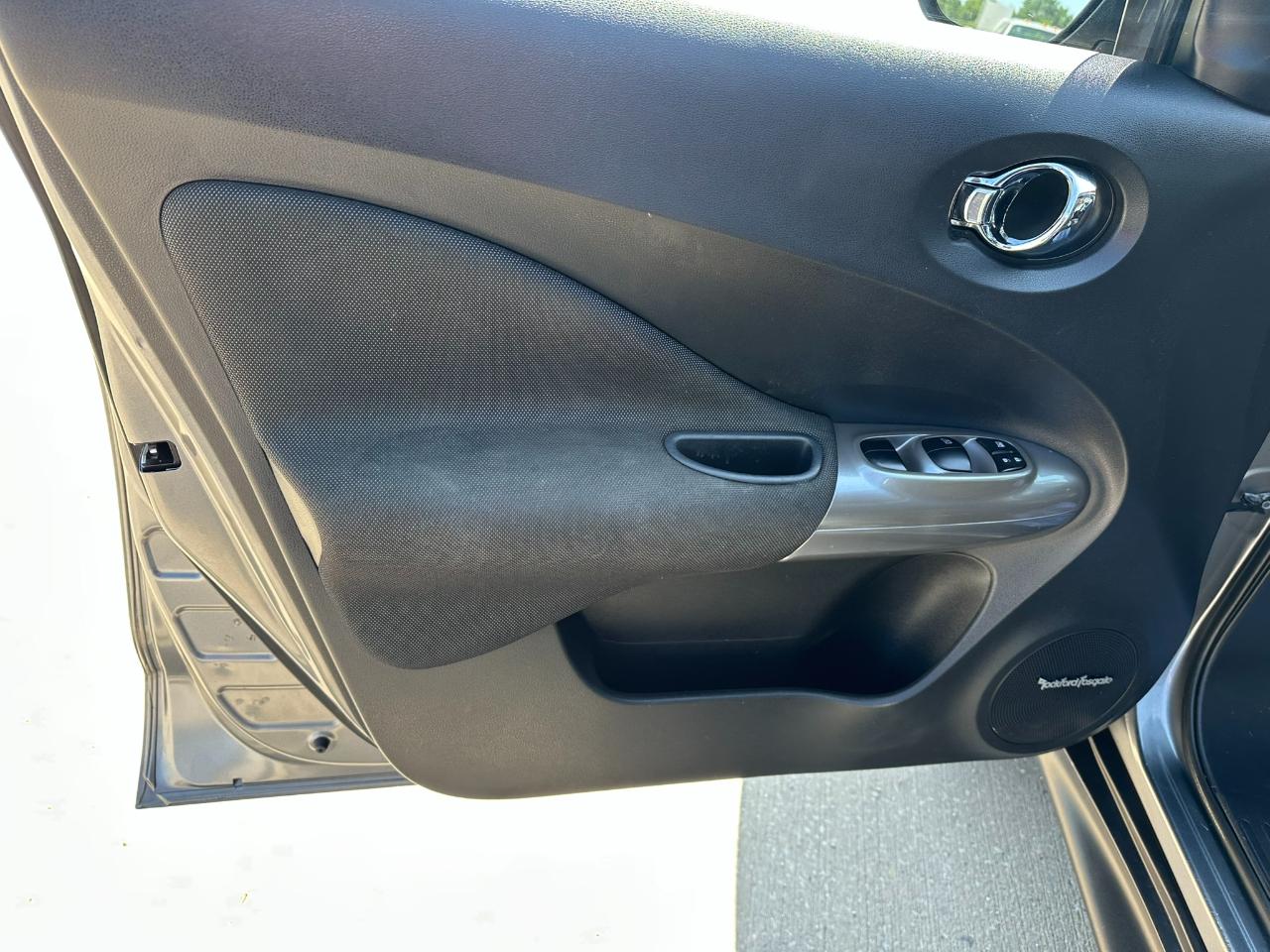 Nissan Juke 5dr Wgn I4 CVT SV FWD 2014