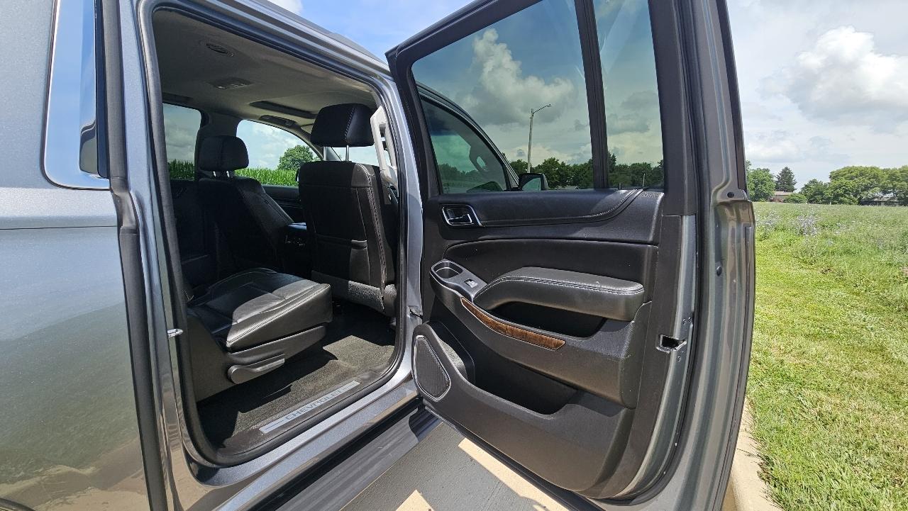 Chevrolet Suburban 4WD 4dr 1500 LT 2018