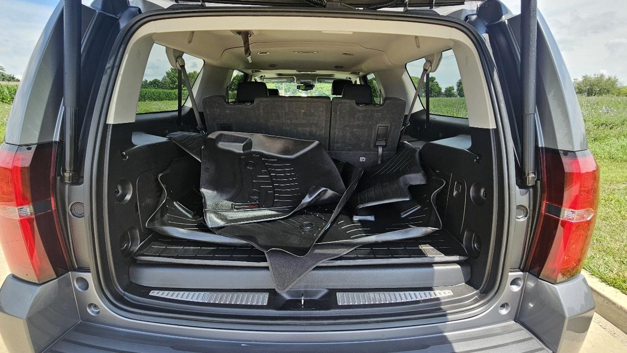 Chevrolet Suburban 4WD 4dr 1500 LT 2018