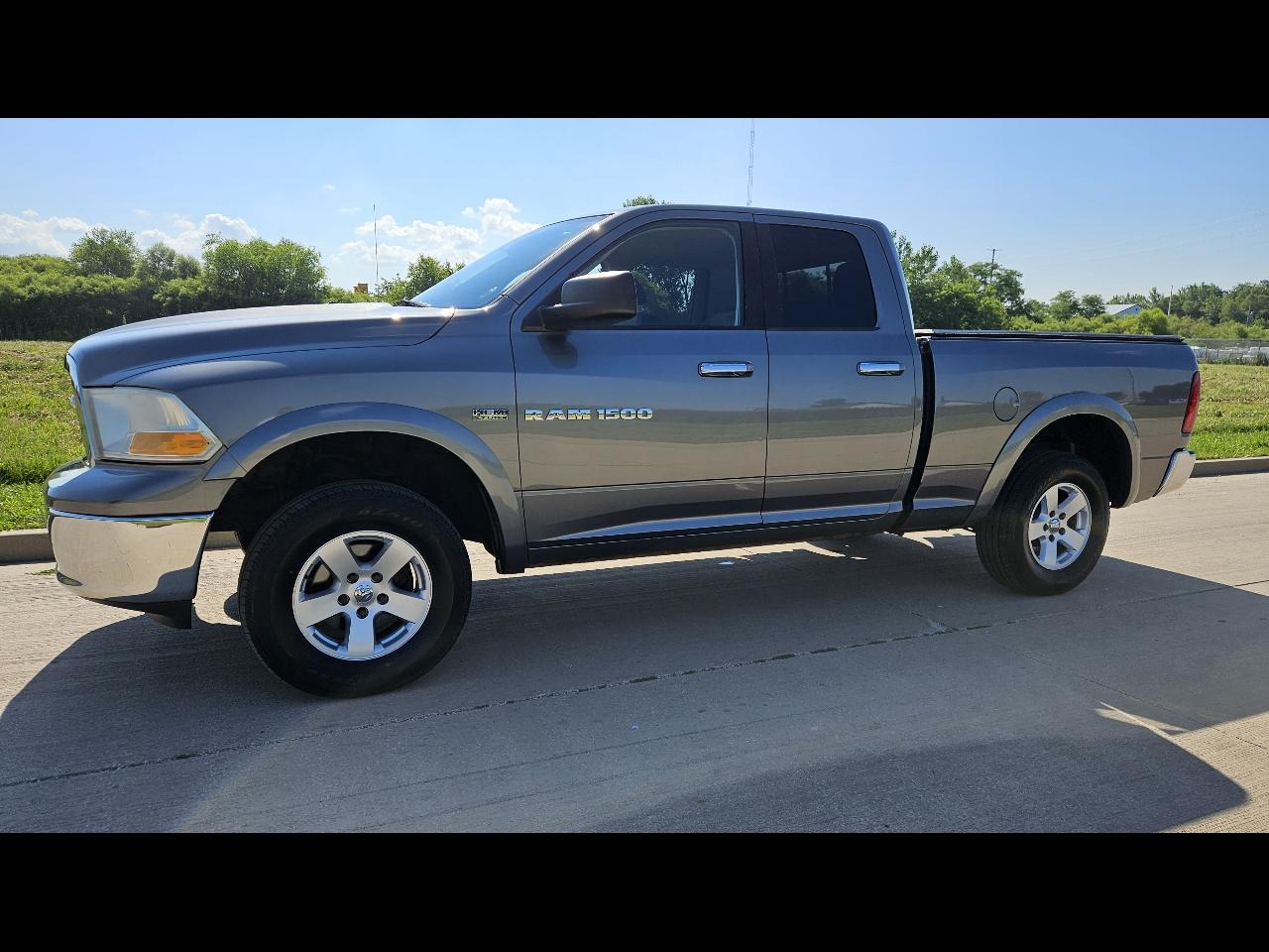 RAM 1500 4WD Quad Cab 140.5" SLT 2011