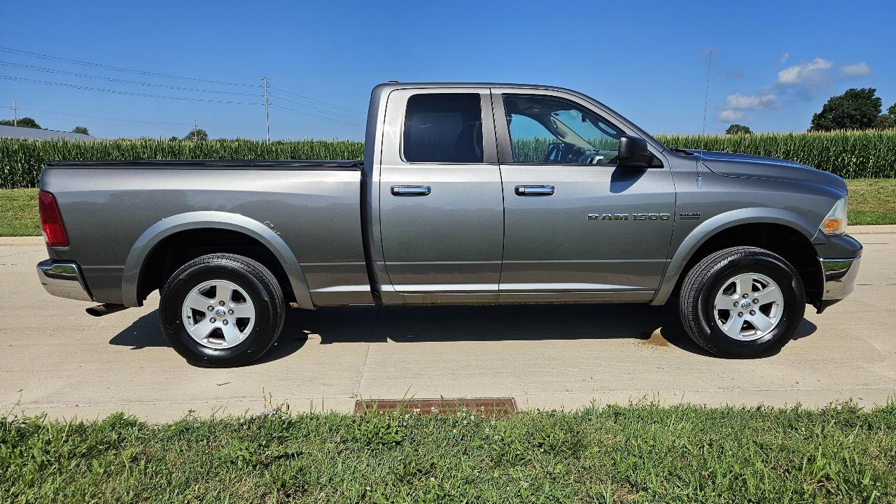 RAM 1500 4WD Quad Cab 140.5" SLT 2011