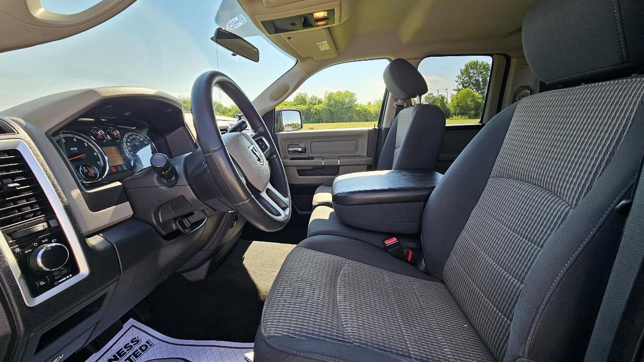 RAM 1500 4WD Quad Cab 140.5" SLT 2011