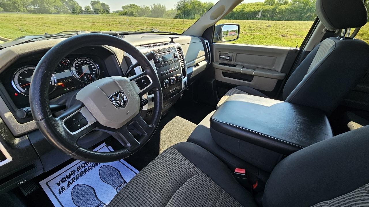 RAM 1500 4WD Quad Cab 140.5" SLT 2011