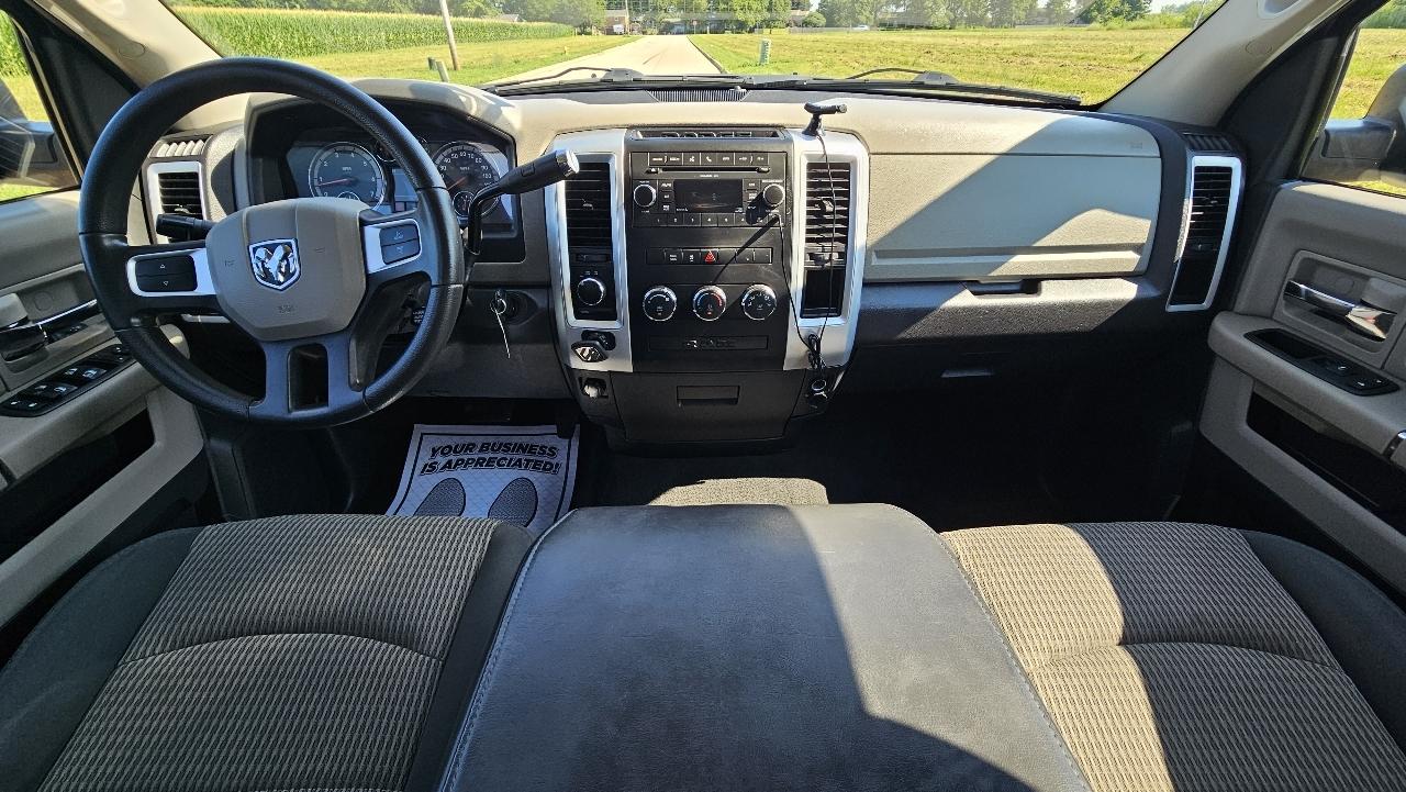 RAM 1500 4WD Quad Cab 140.5" SLT 2011