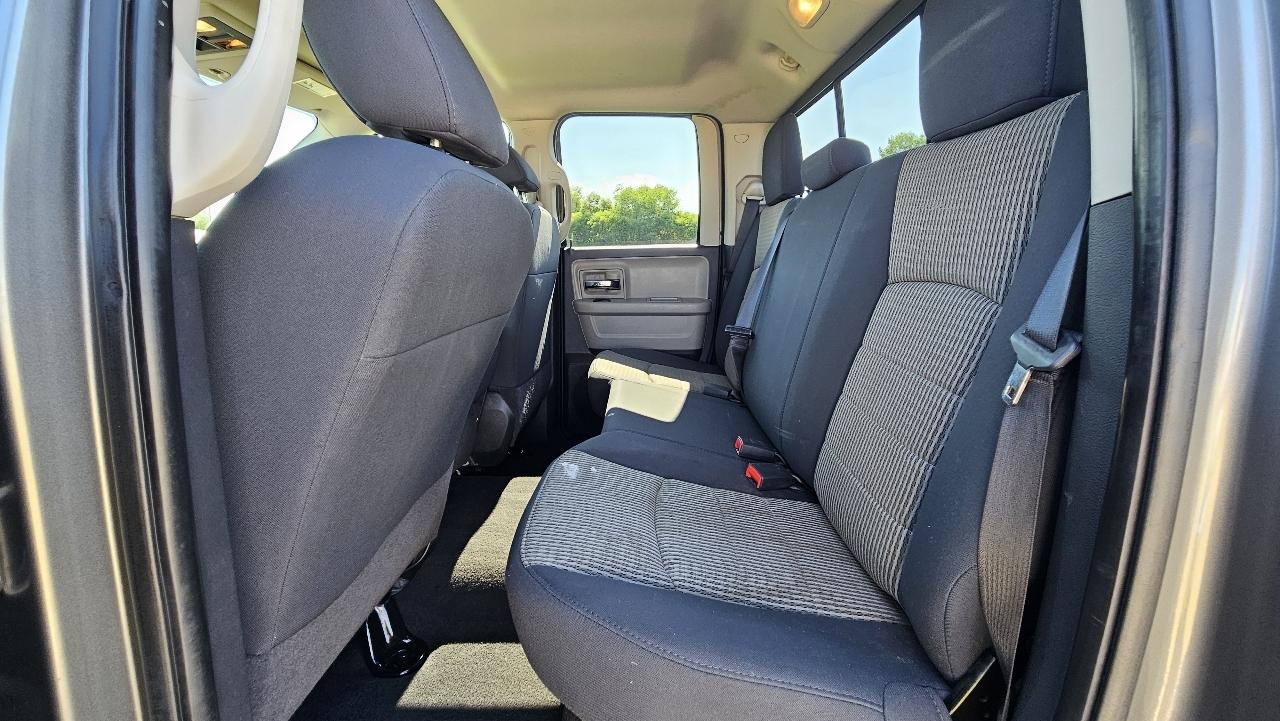 RAM 1500 4WD Quad Cab 140.5" SLT 2011