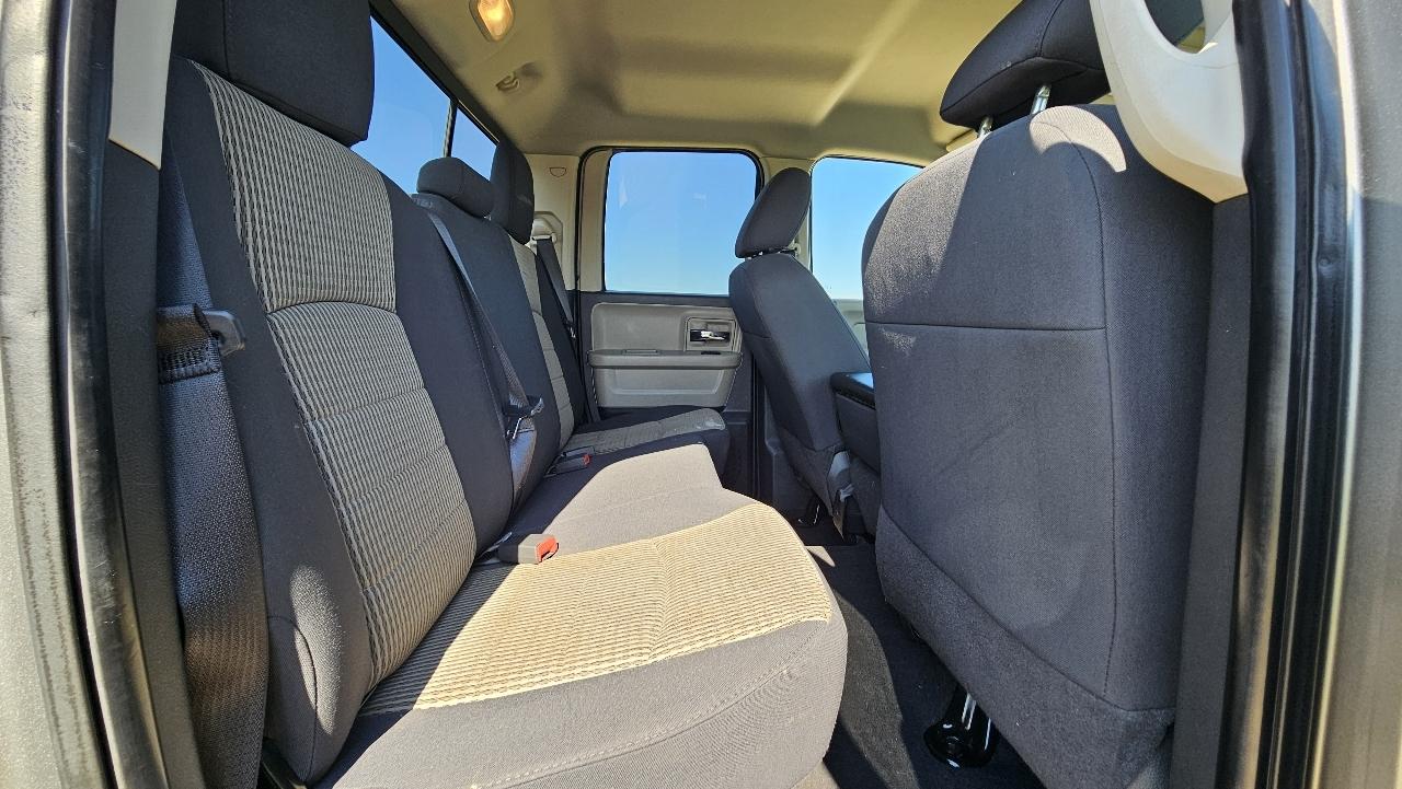 RAM 1500 4WD Quad Cab 140.5" SLT 2011