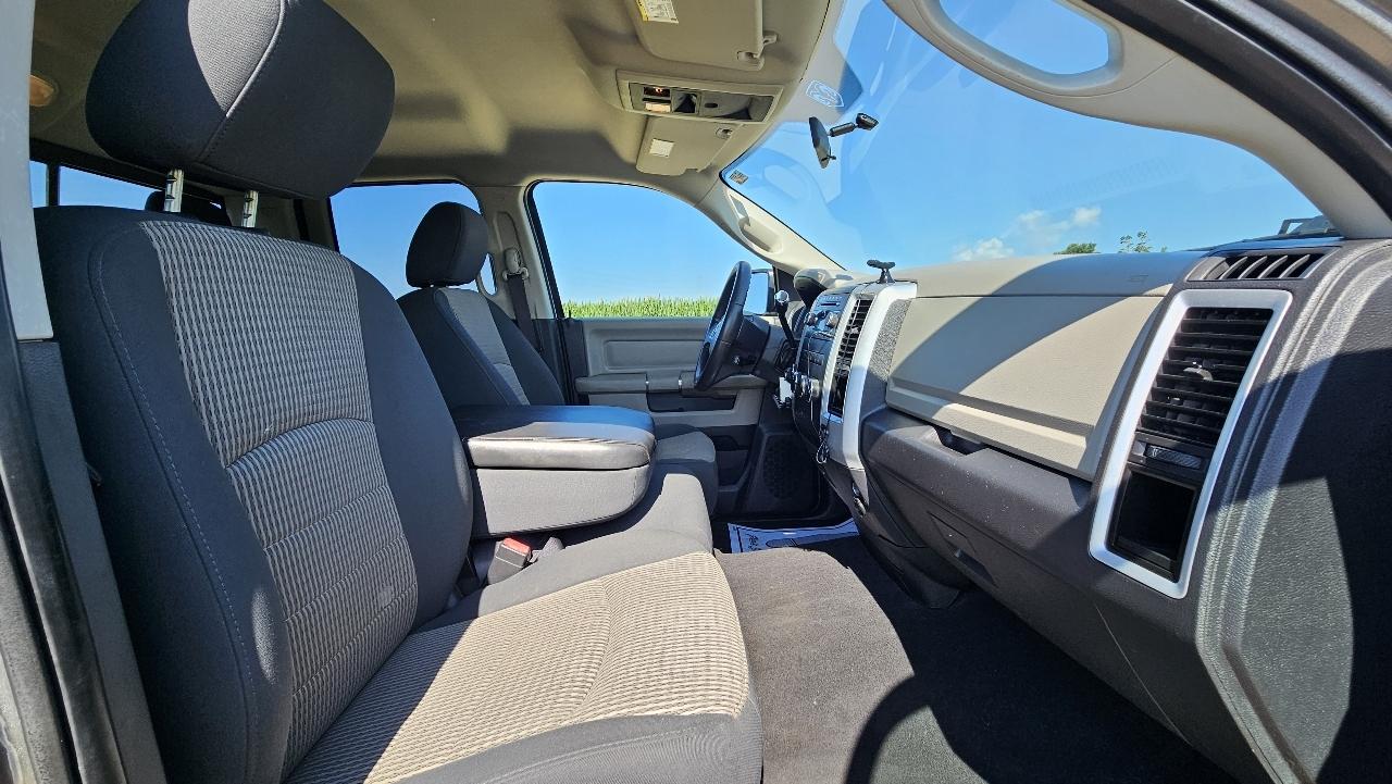 RAM 1500 4WD Quad Cab 140.5" SLT 2011