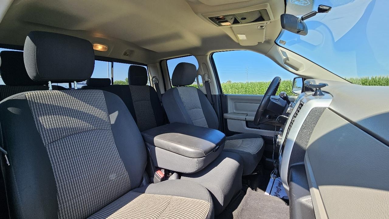 RAM 1500 4WD Quad Cab 140.5" SLT 2011