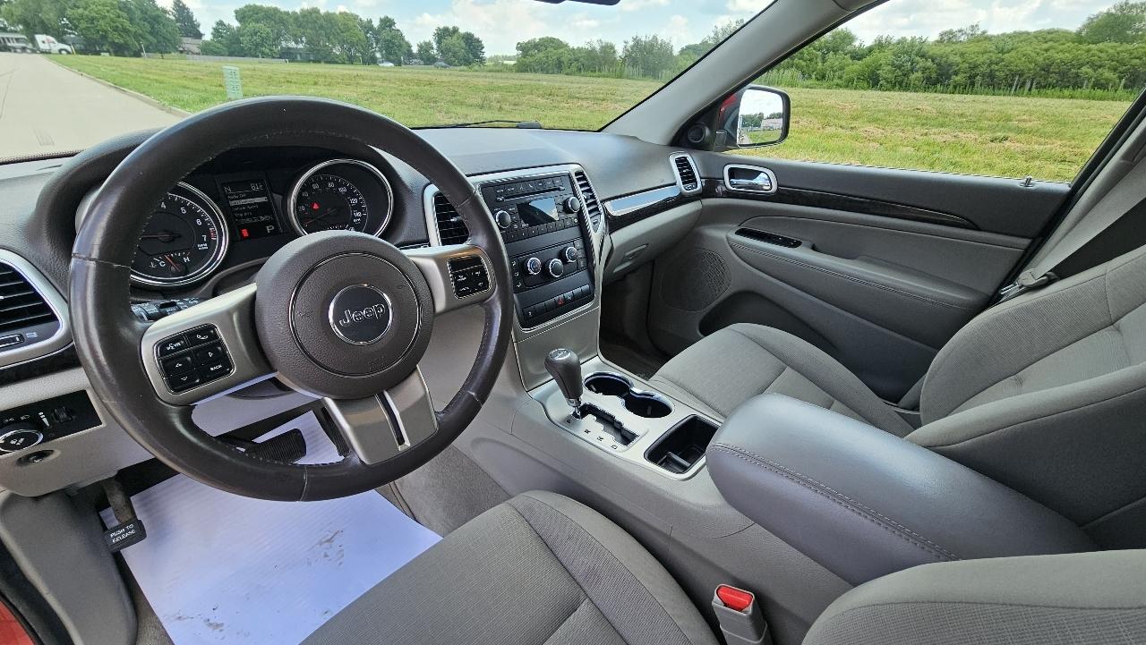 Jeep Grand Cherokee 4WD 4dr Laredo 2012