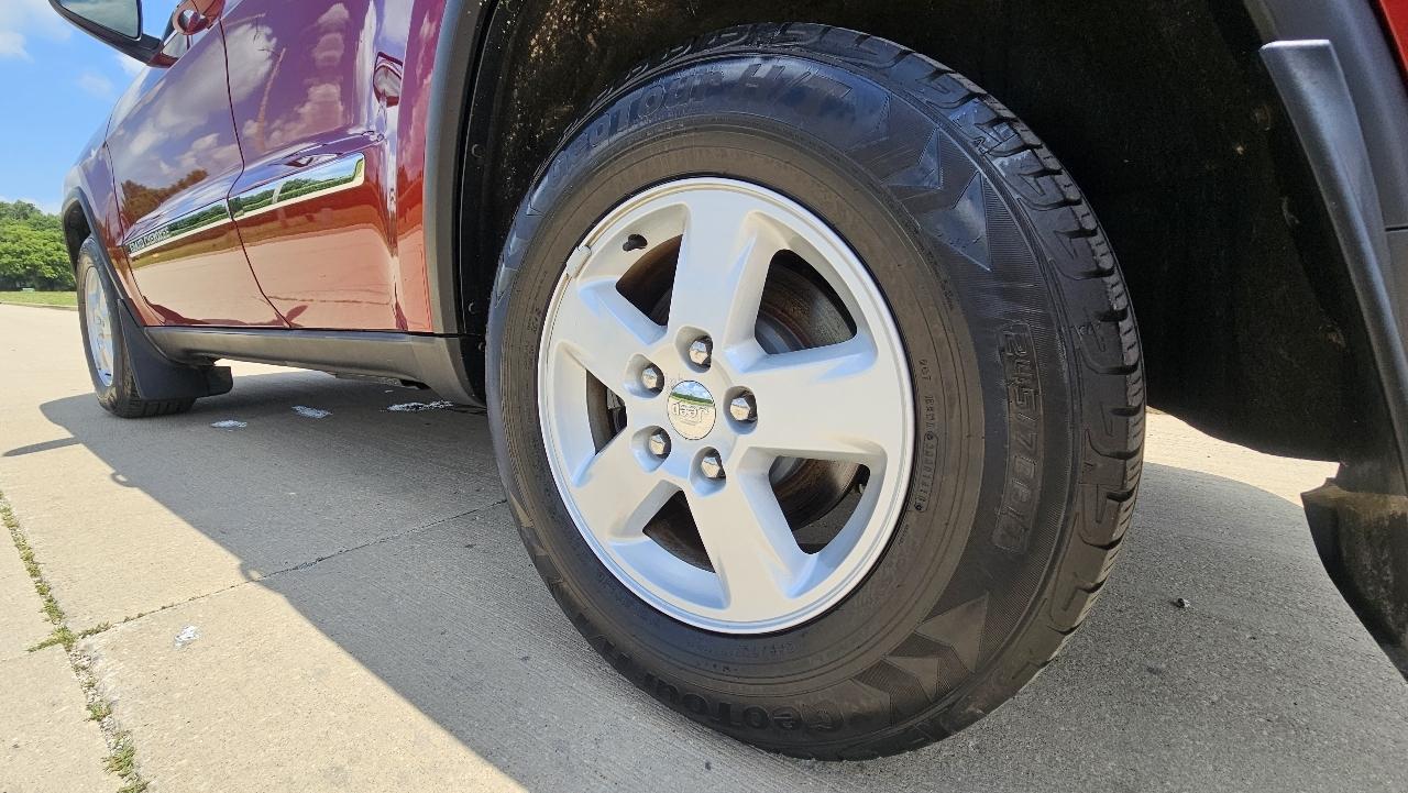 Jeep Grand Cherokee 4WD 4dr Laredo 2012