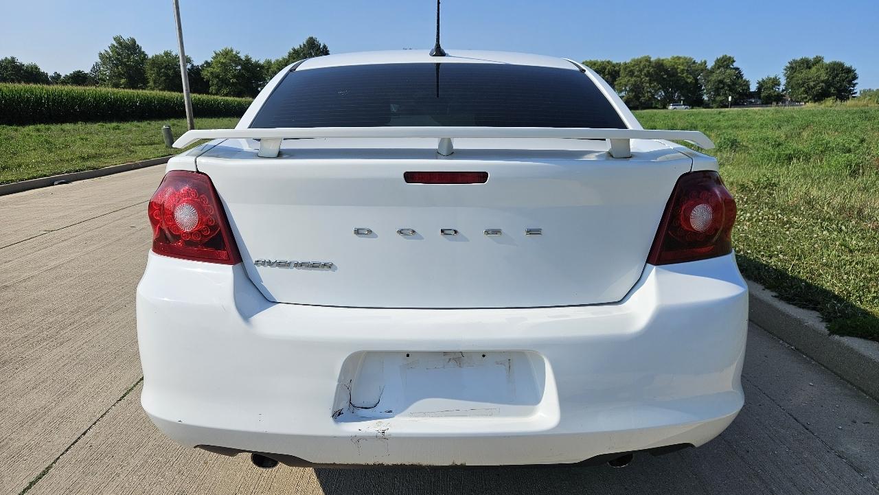 Dodge Avenger 4dr Sdn SE V6 2012