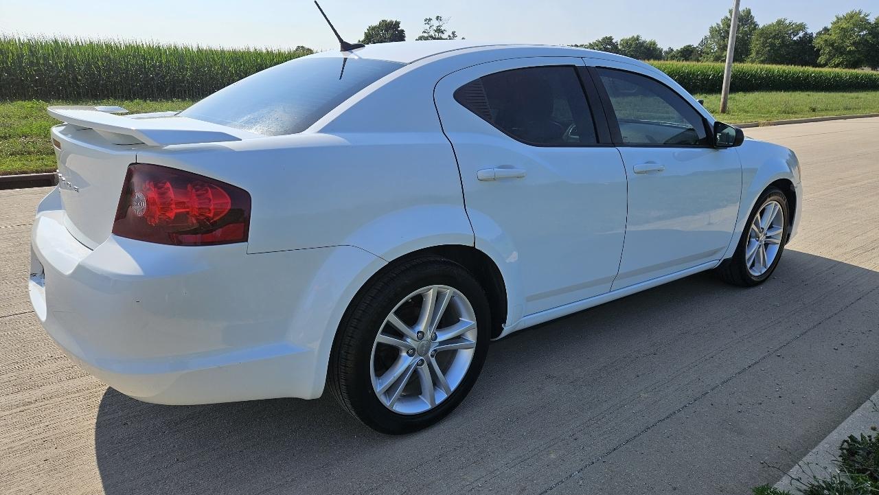 Dodge Avenger 4dr Sdn SE V6 2012