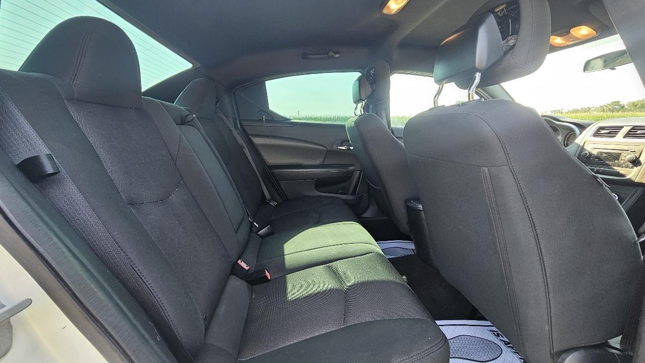 Dodge Avenger 4dr Sdn SE V6 2012