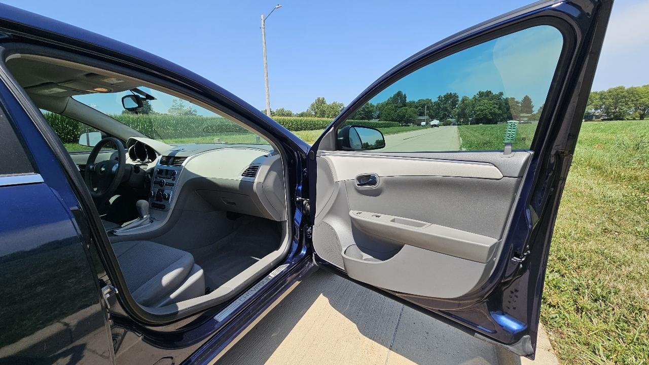 Chevrolet Malibu 4dr Sdn LS w/1FL 2009