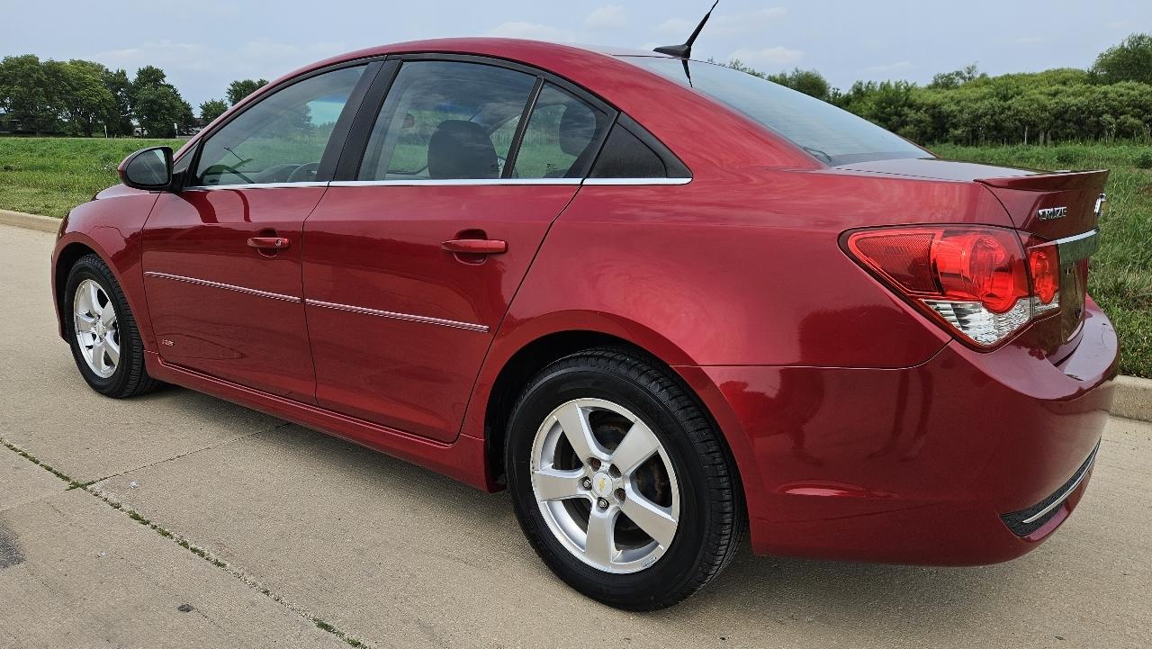Chevrolet Cruze 4dr Sdn LT w/1LT 2011