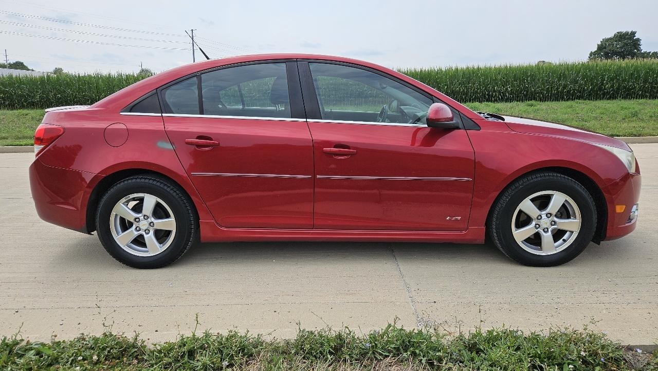 Chevrolet Cruze 4dr Sdn LT w/1LT 2011