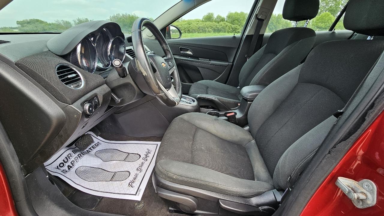 Chevrolet Cruze 4dr Sdn LT w/1LT 2011