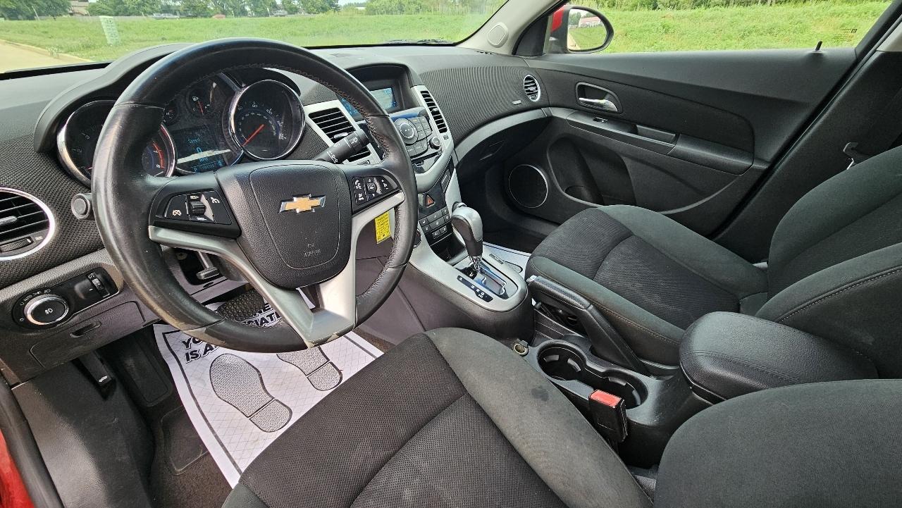 Chevrolet Cruze 4dr Sdn LT w/1LT 2011