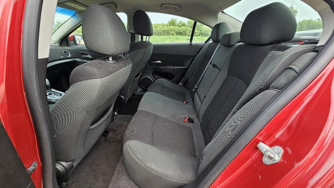 Chevrolet Cruze 4dr Sdn LT w/1LT 2011