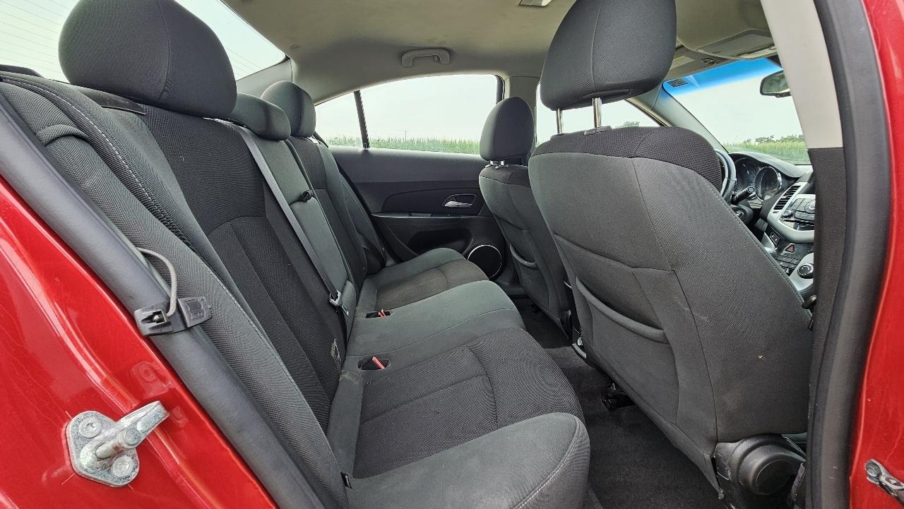 Chevrolet Cruze 4dr Sdn LT w/1LT 2011