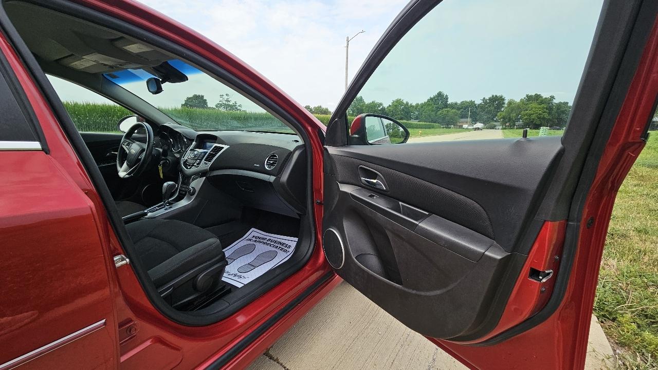 Chevrolet Cruze 4dr Sdn LT w/1LT 2011