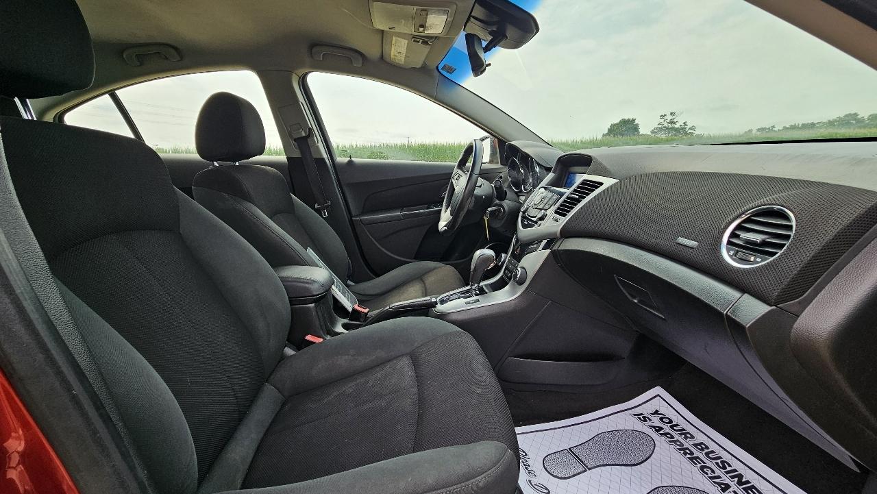 Chevrolet Cruze 4dr Sdn LT w/1LT 2011