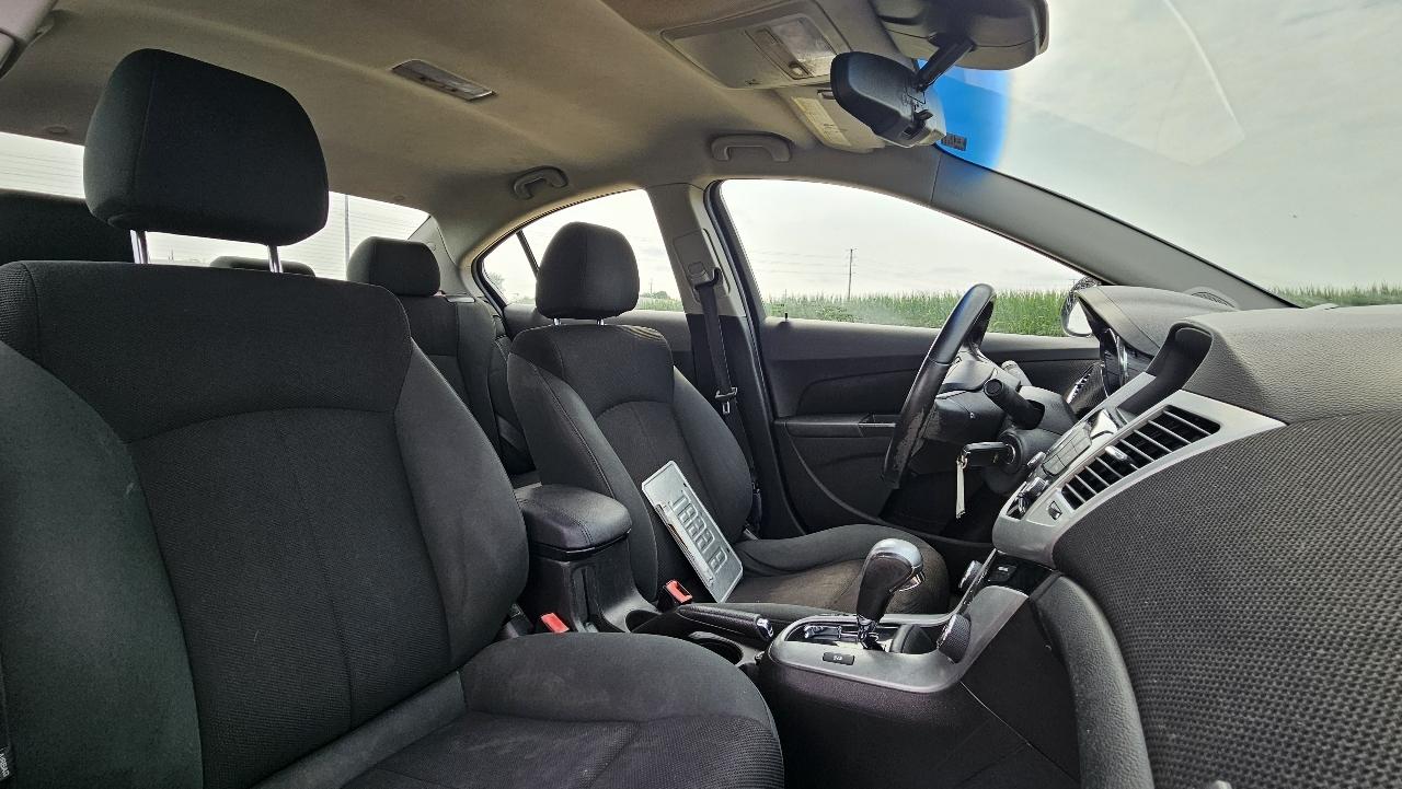 Chevrolet Cruze 4dr Sdn LT w/1LT 2011