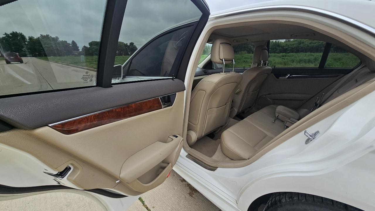 Mercedes-Benz C-Class 4dr Sdn C 300 Sport 4MATIC 2010