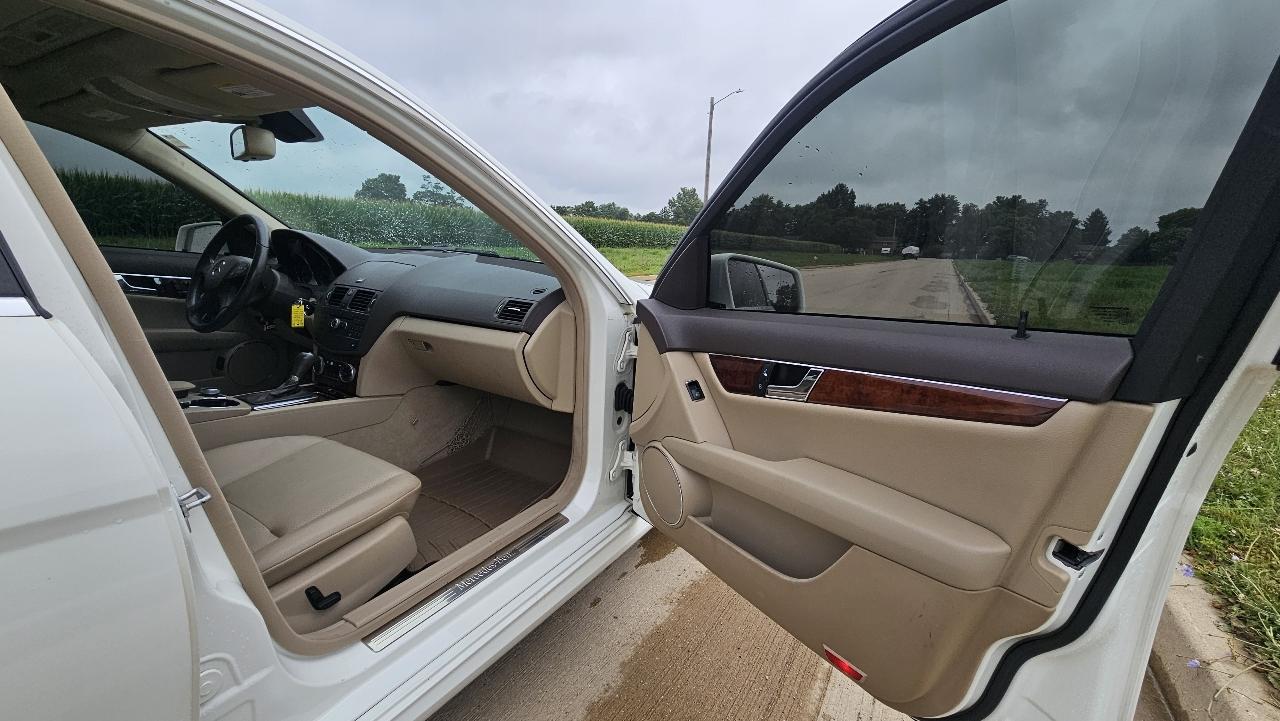 Mercedes-Benz C-Class 4dr Sdn C 300 Sport 4MATIC 2010