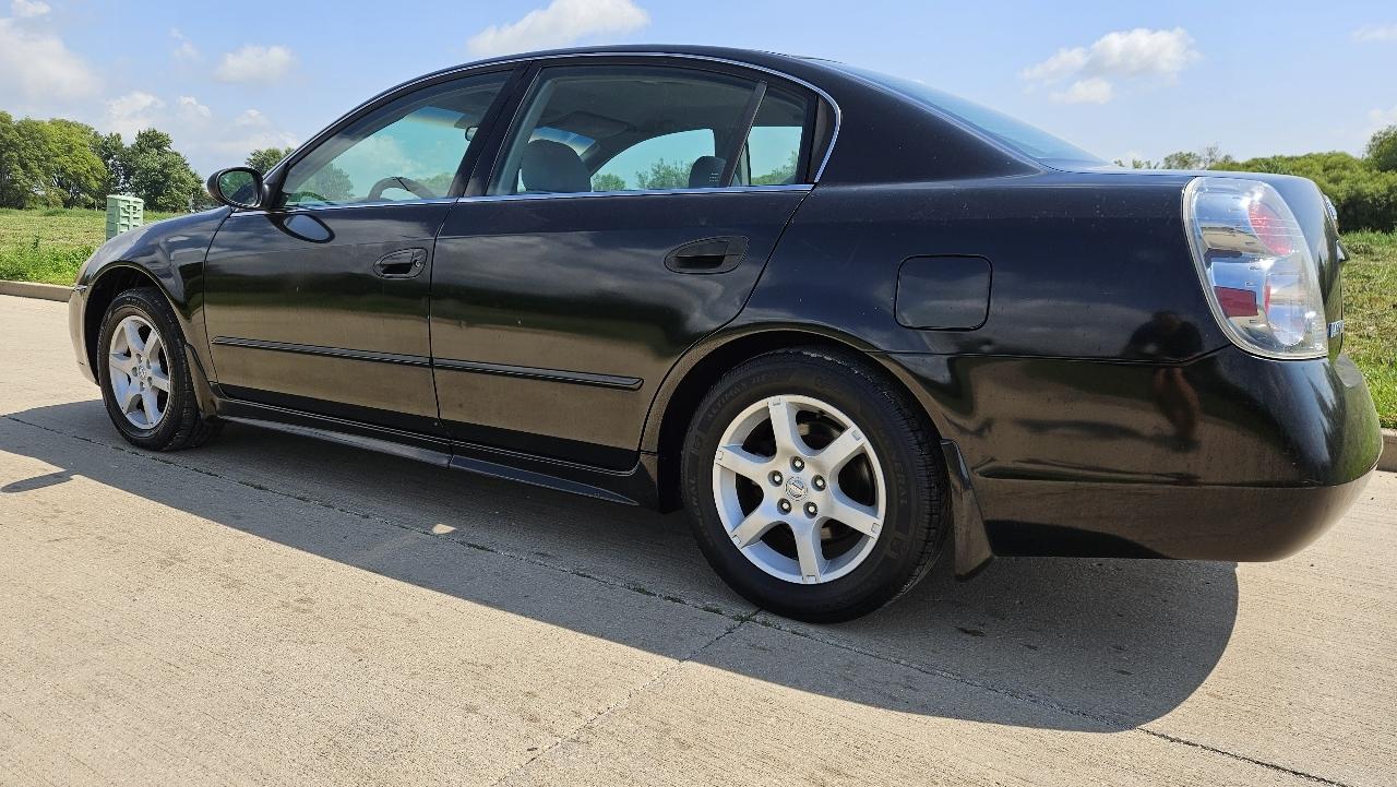 Nissan Altima 4dr Sdn I4 Auto 2.5 S 2005