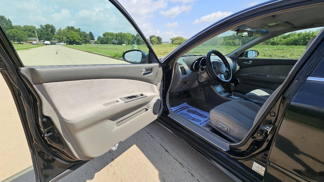 Nissan Altima 4dr Sdn I4 Auto 2.5 S 2005