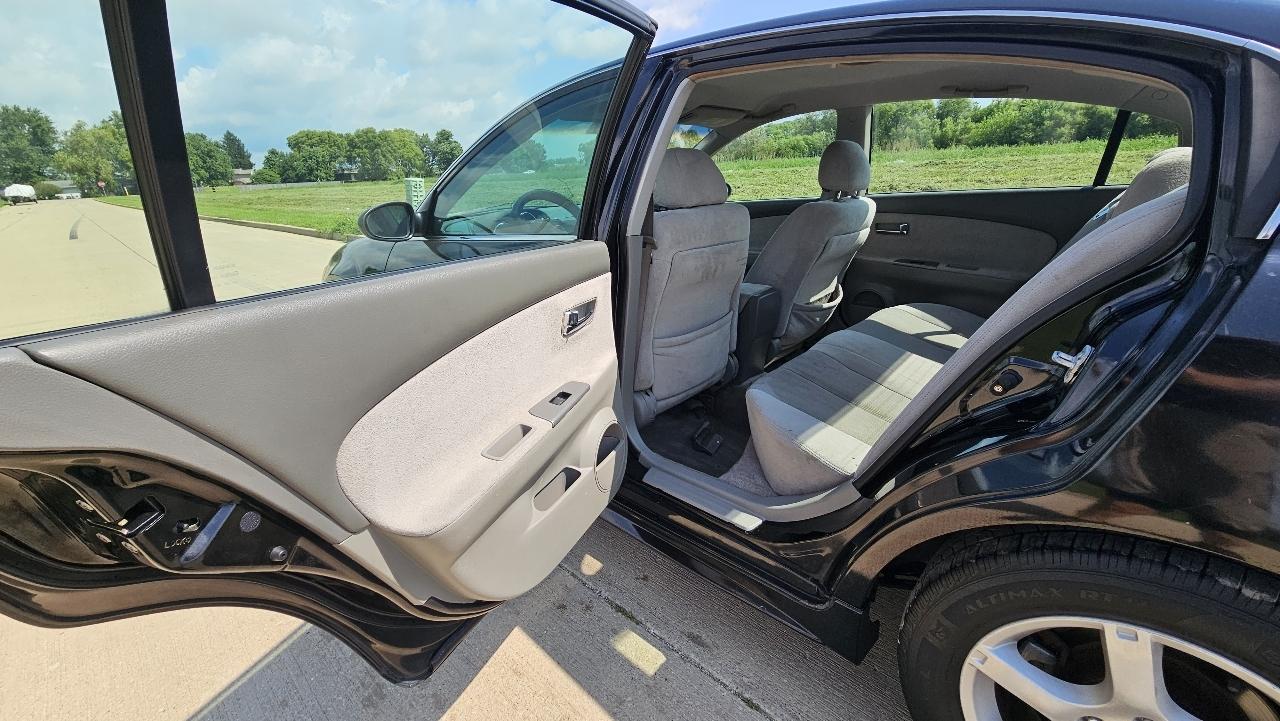 Nissan Altima 4dr Sdn I4 Auto 2.5 S 2005