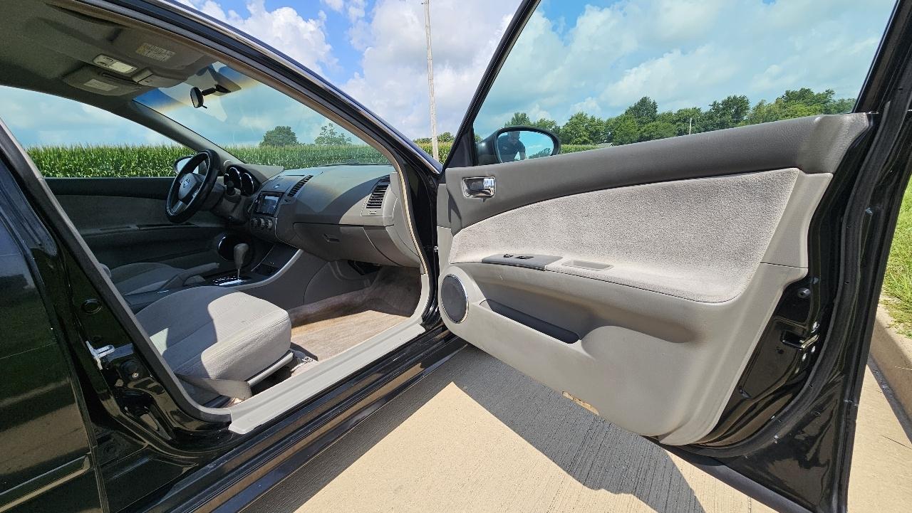 Nissan Altima 4dr Sdn I4 Auto 2.5 S 2005