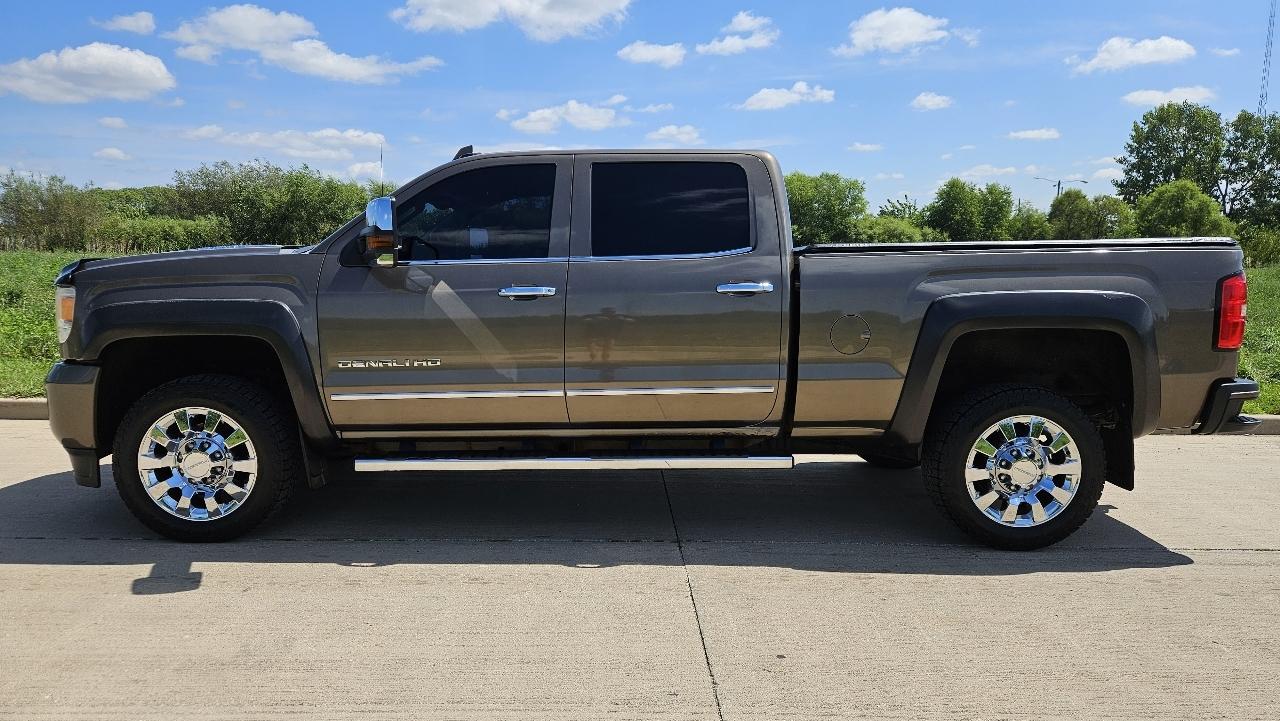 GMC Sierra 2500HD available WiFi 4WD Crew Cab 153.7" Denali 2015