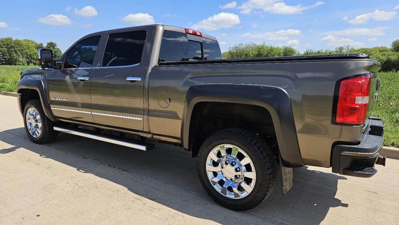 GMC Sierra 2500HD available WiFi 4WD Crew Cab 153.7" Denali 2015
