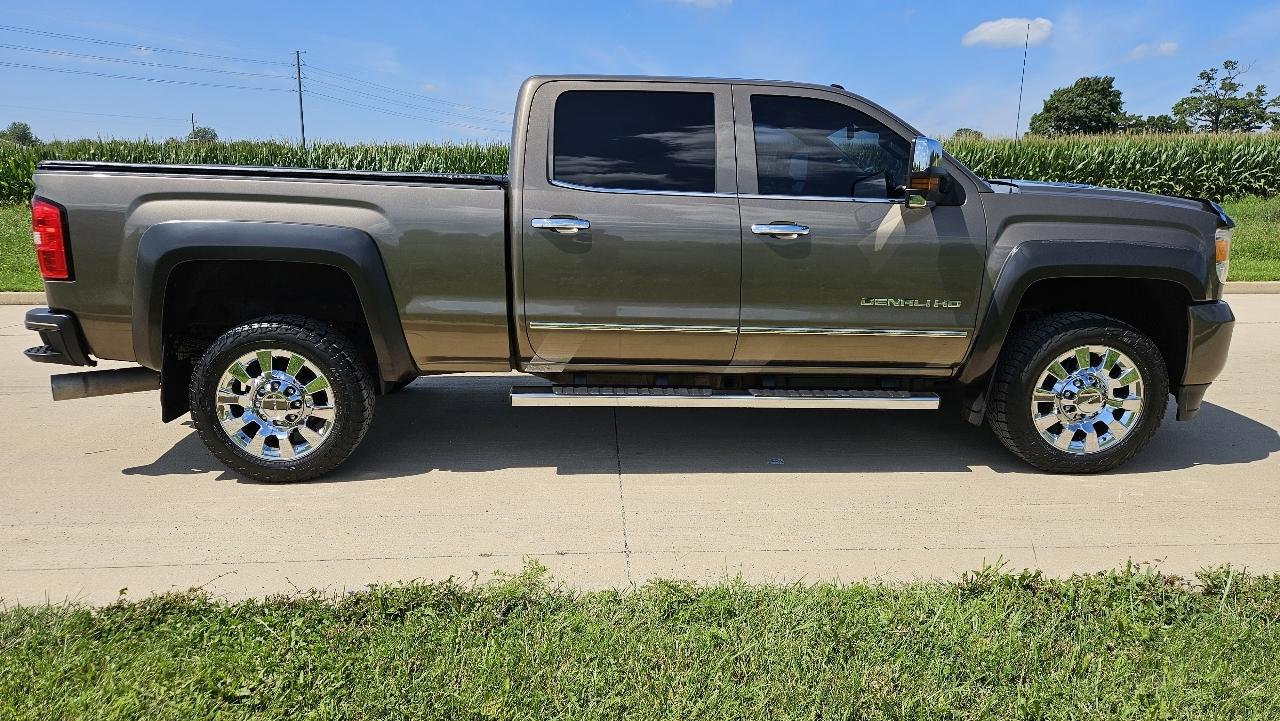 GMC Sierra 2500HD available WiFi 4WD Crew Cab 153.7" Denali 2015