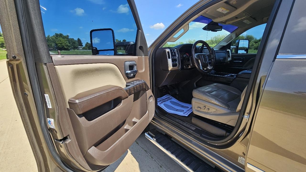 GMC Sierra 2500HD available WiFi 4WD Crew Cab 153.7" Denali 2015