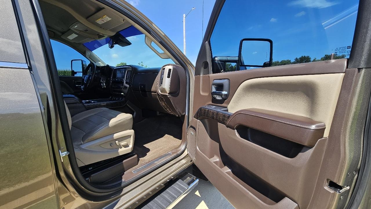 GMC Sierra 2500HD available WiFi 4WD Crew Cab 153.7" Denali 2015
