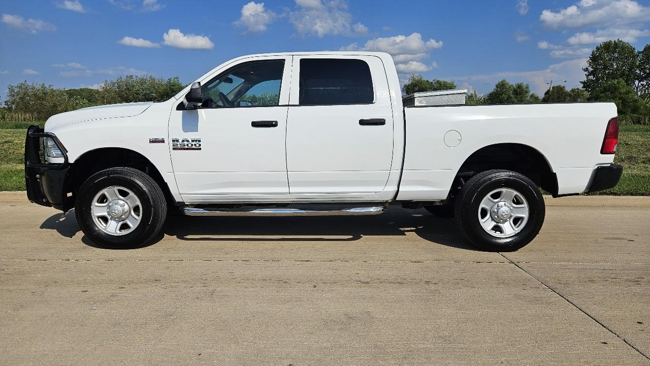 RAM 2500 Tradesman 4x4 Crew Cab 6'4" Box 2017