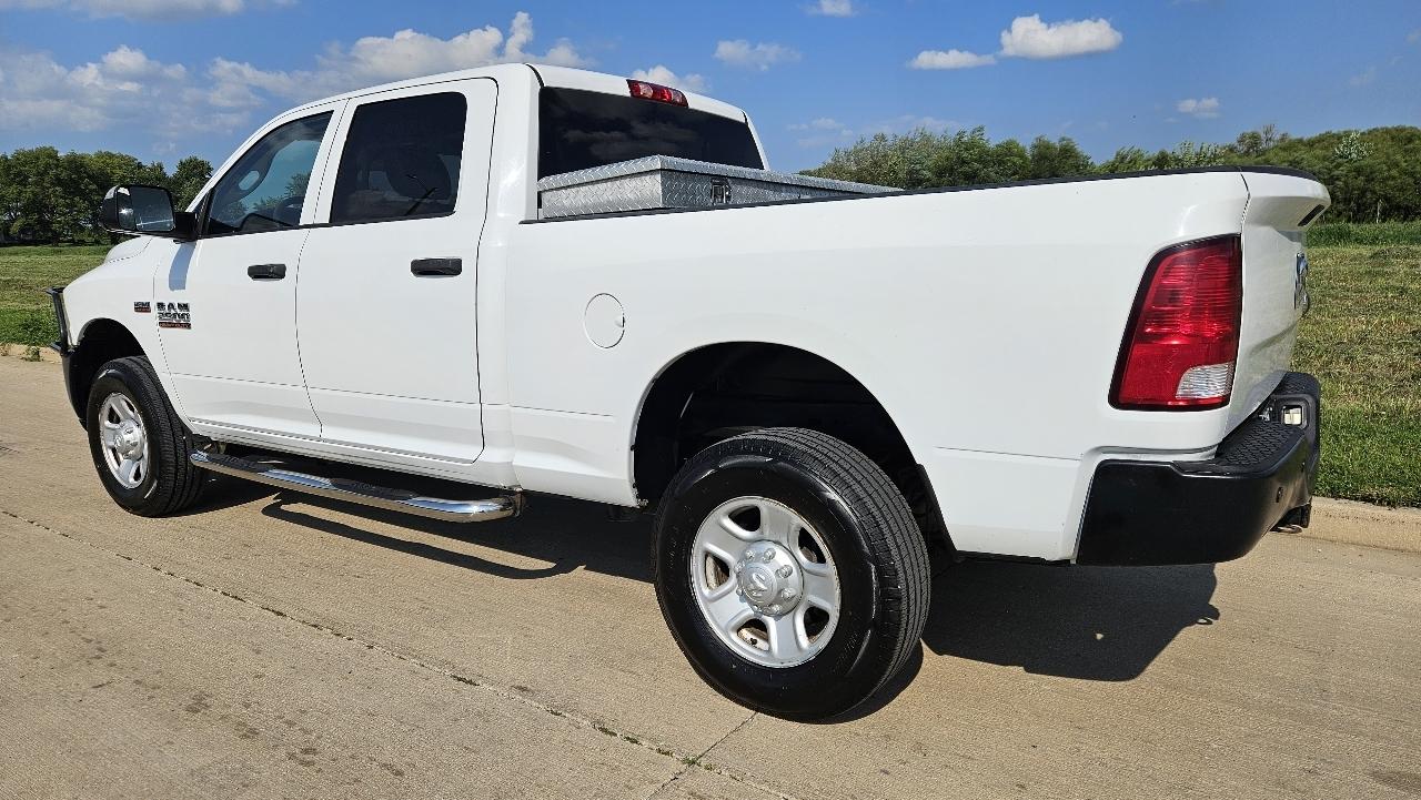 RAM 2500 Tradesman 4x4 Crew Cab 6'4" Box 2017